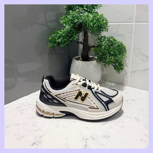 NANCY BLACK / BEIGE TRAINER