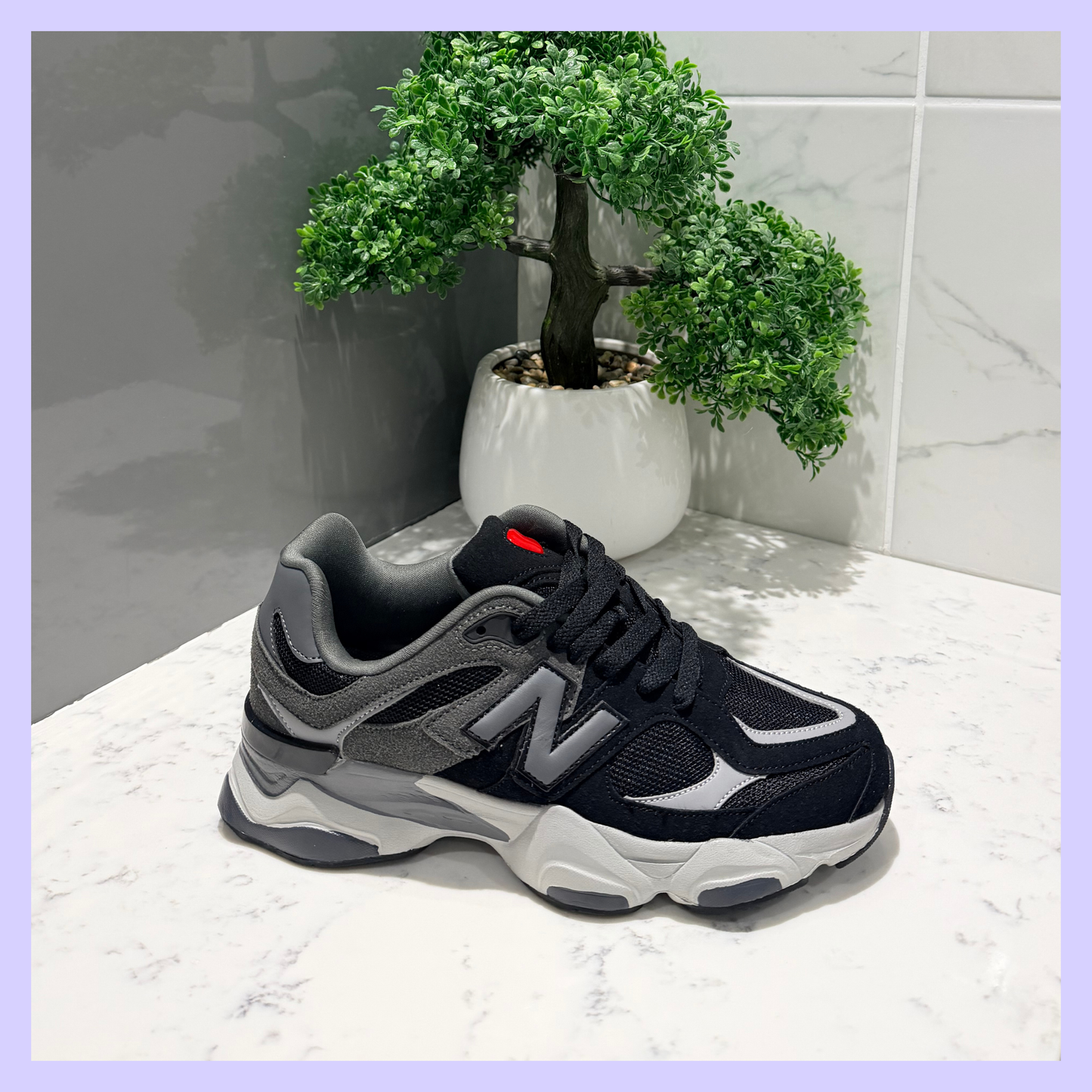 NATALIE BLACK / GREY TRAINER