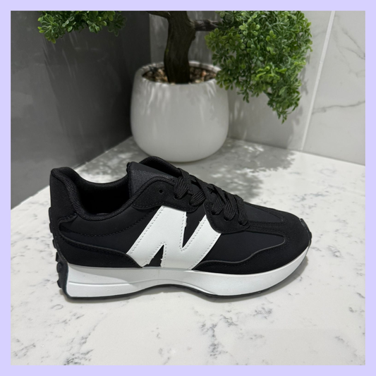NINA BLACK / WHITE TRAINER